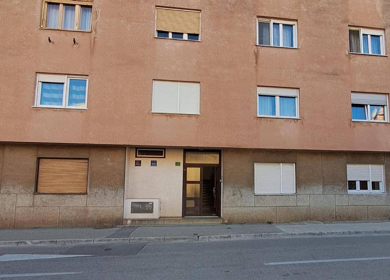 Yulia Apartman Póla Kültér fotó