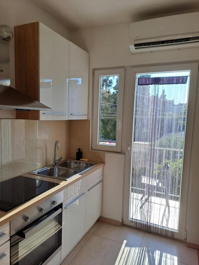 Yulia Apartman Póla Kültér fotó